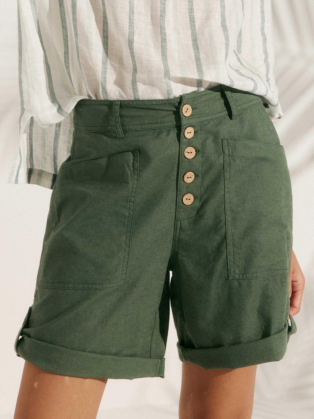 Linen Button-Fly Quarter Shorts LUCY