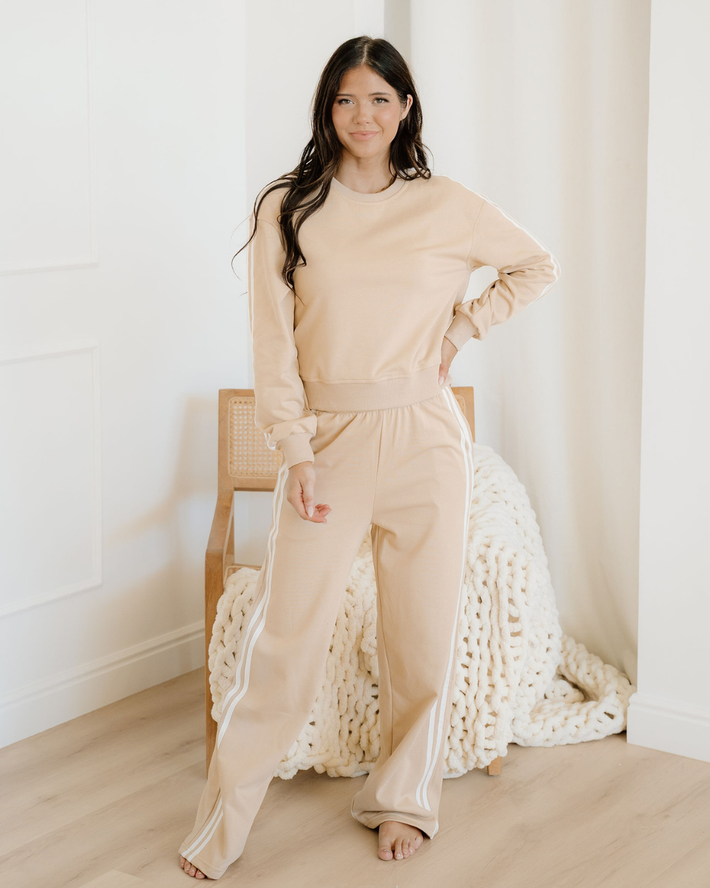 Varsity Striped Detail Crewneck Pullover Elastic Sweatpants 2pcs Outfit