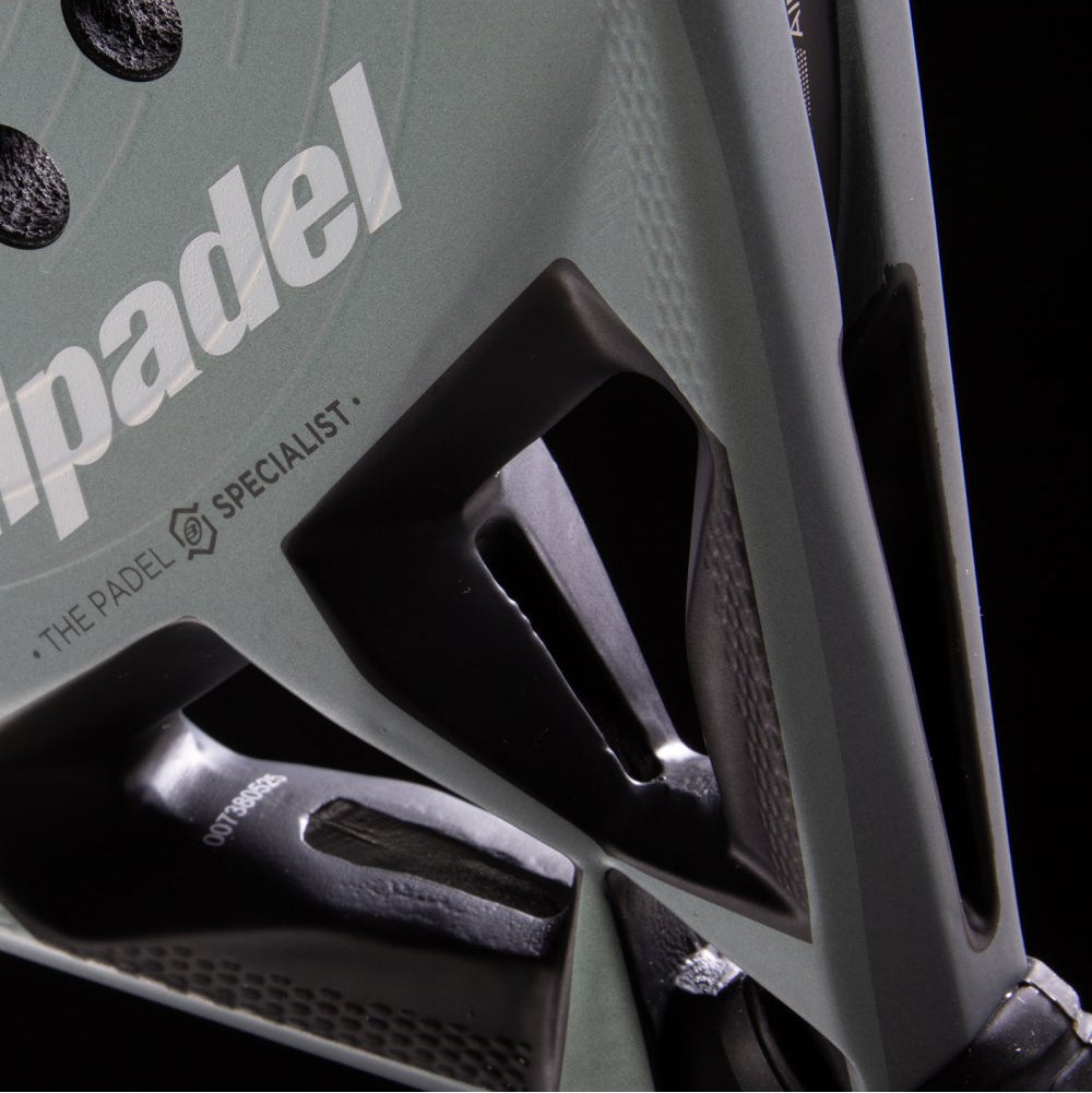 Bullpadel Padel Racket Hack 04 26