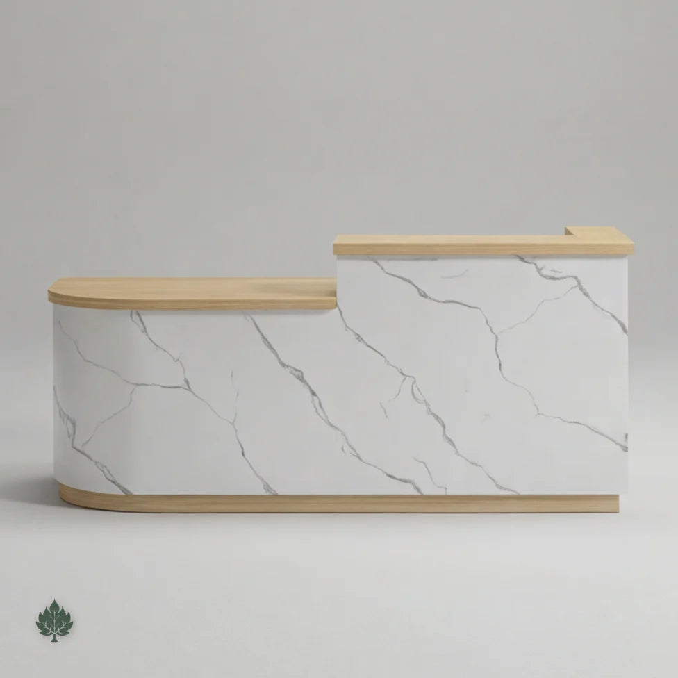 Beatriz · Front Reception Desk