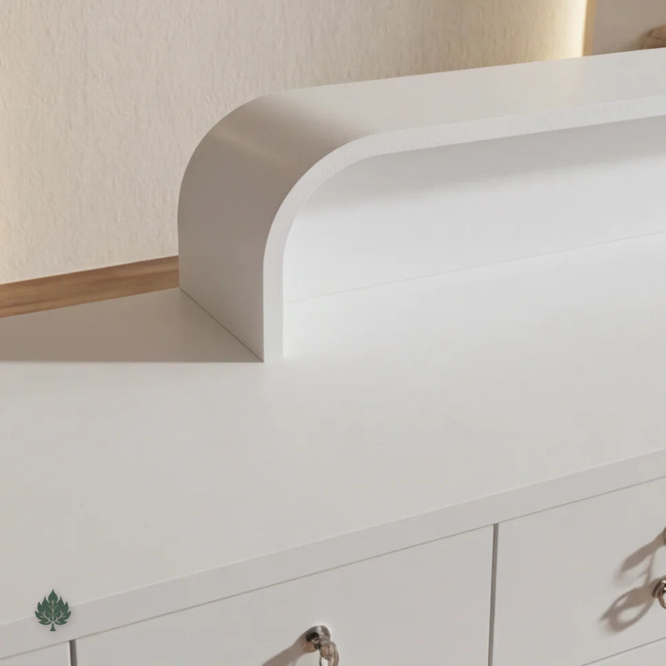 Odette · Front Reception Desk