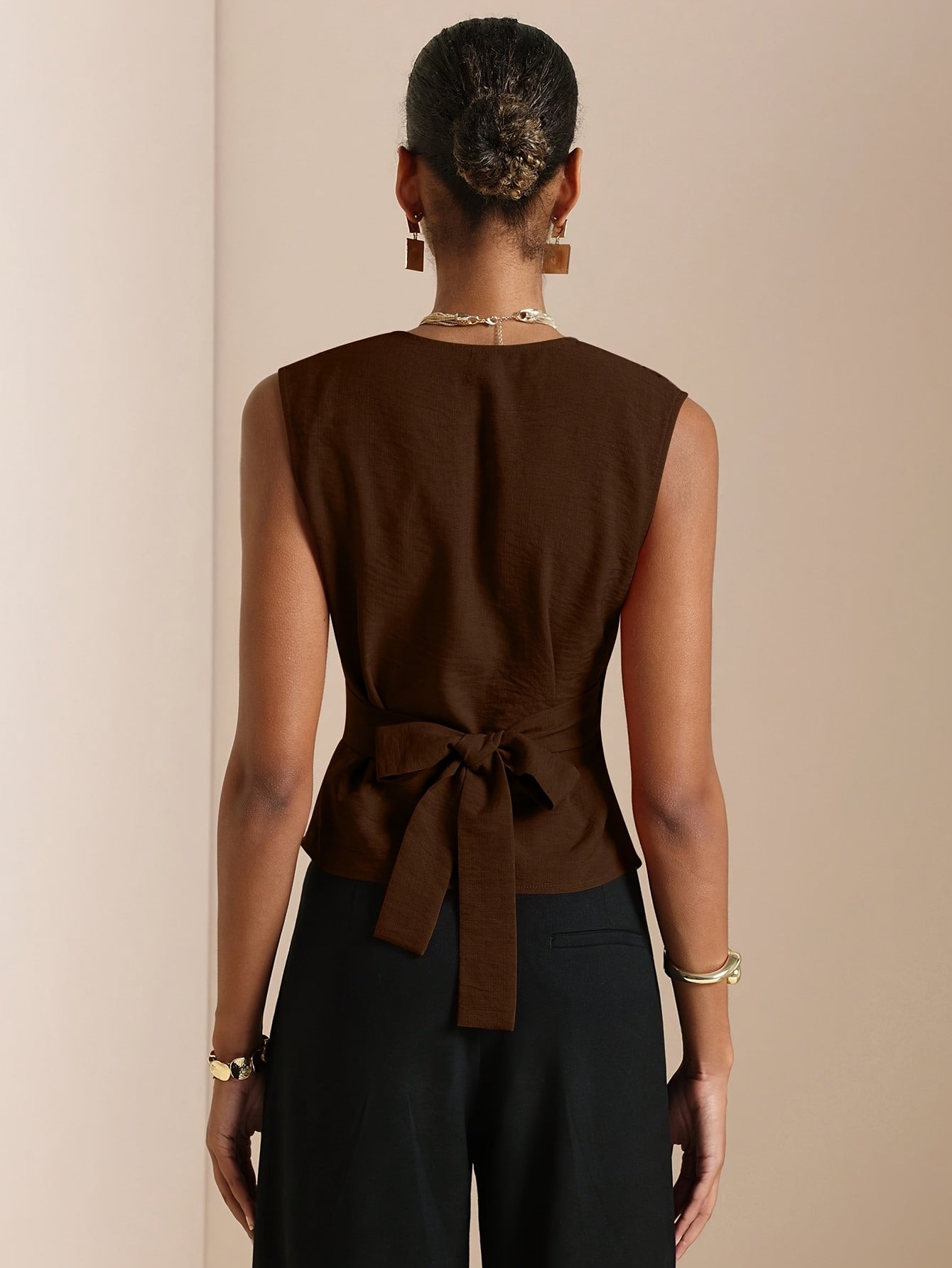 Women's Sleeveless Tie-Up Metal Buckle Shirt