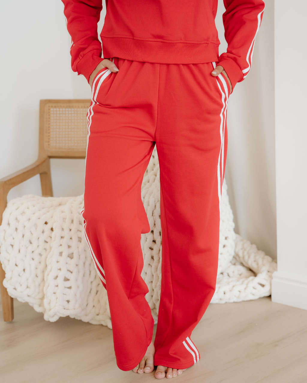 Varsity Striped Detail Crewneck Pullover Elastic Sweatpants 2pcs Outfit