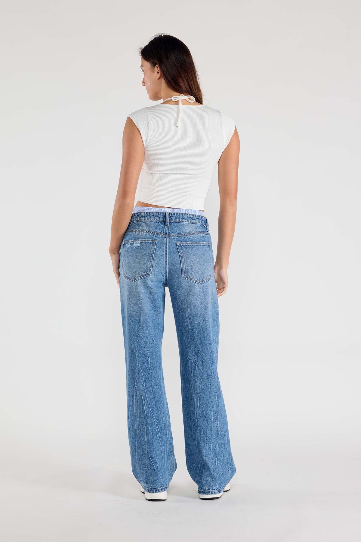 Low Waist Relaxed Straight Jeans with Tie Wash