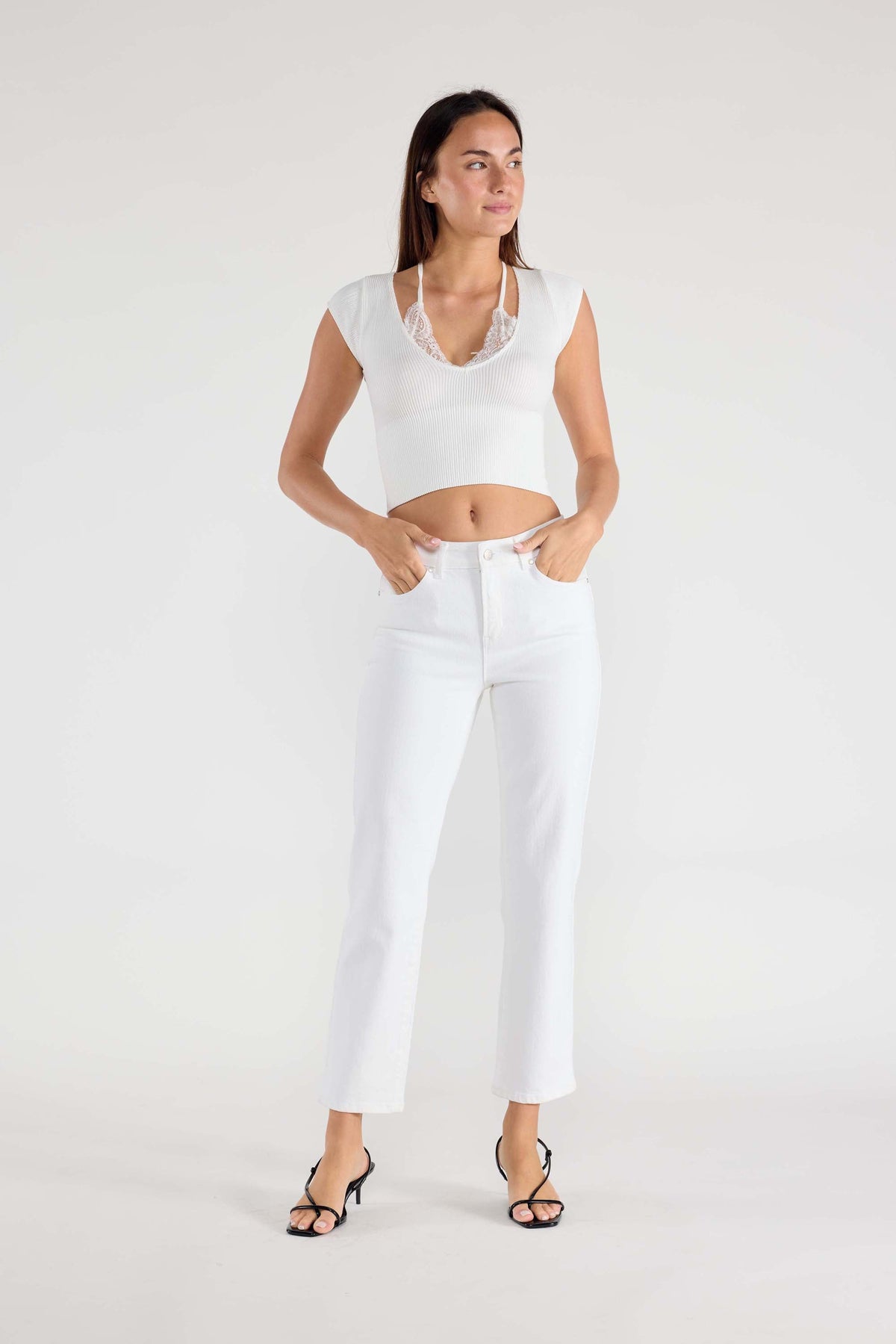 Basic White Straight Jeans Regular Hem