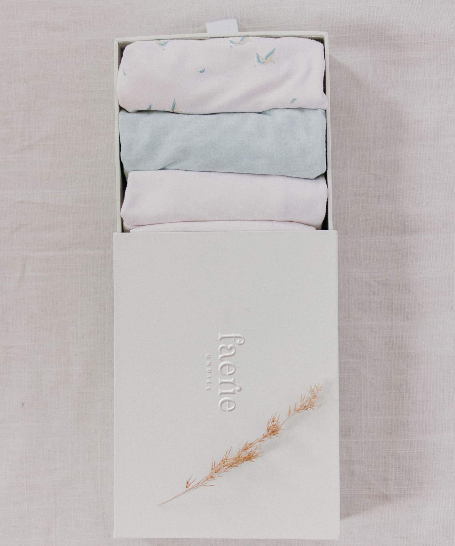 White Sleeveless Pk