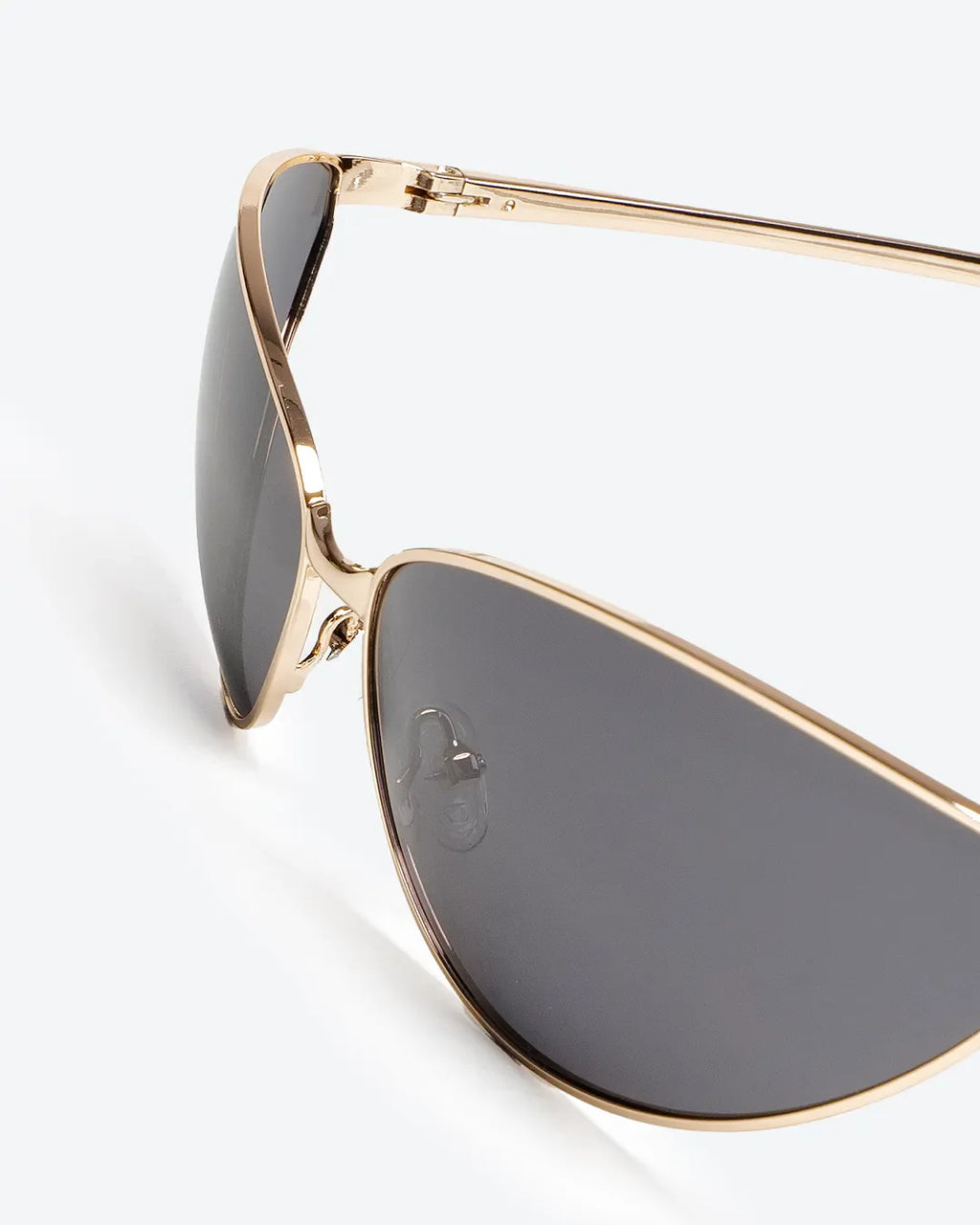 SVELTE - Black Polarized Lenses, Gold Chrome Frame