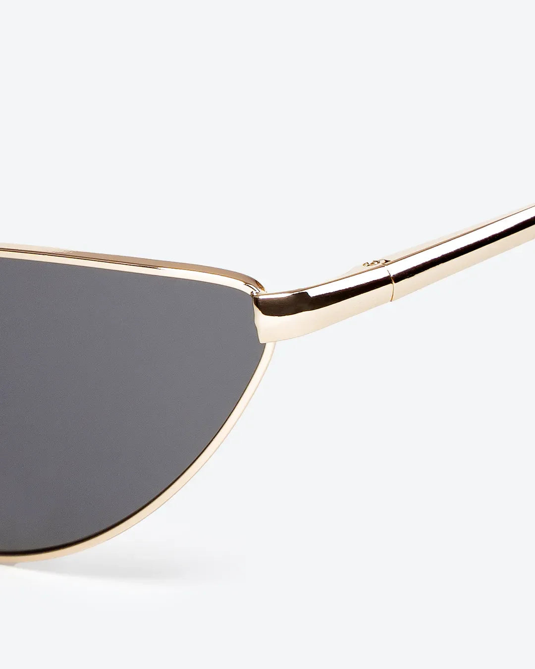 SVELTE - Black Polarized Lenses, Gold Chrome Frame