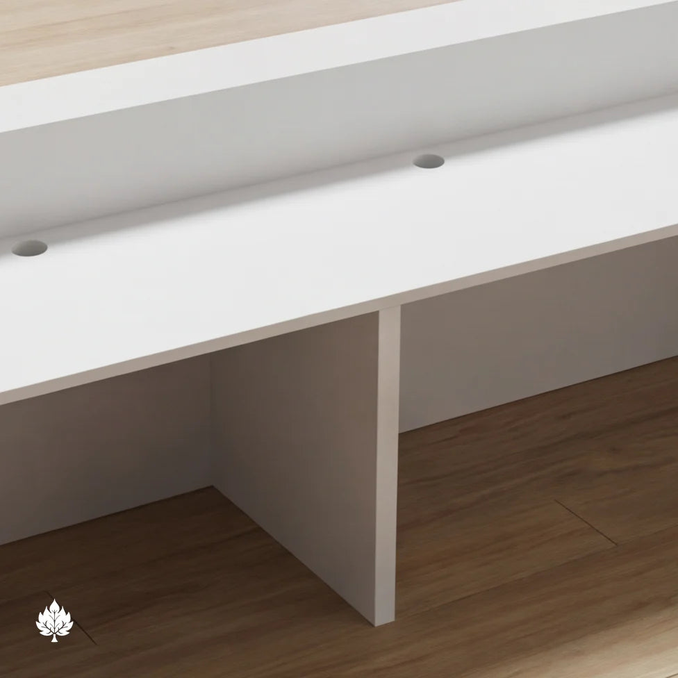 Lyssandra · Front Reception Desk