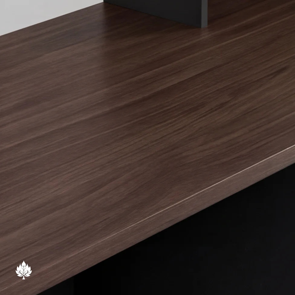 Vicente · Front Reception Desk
