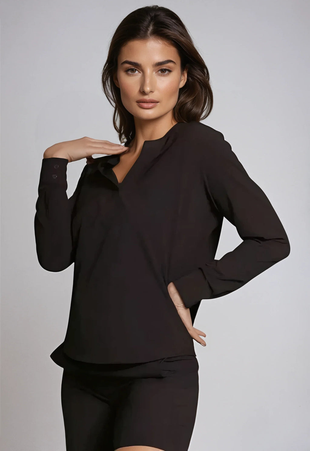 Resort Vee  Popover Shirt - Black