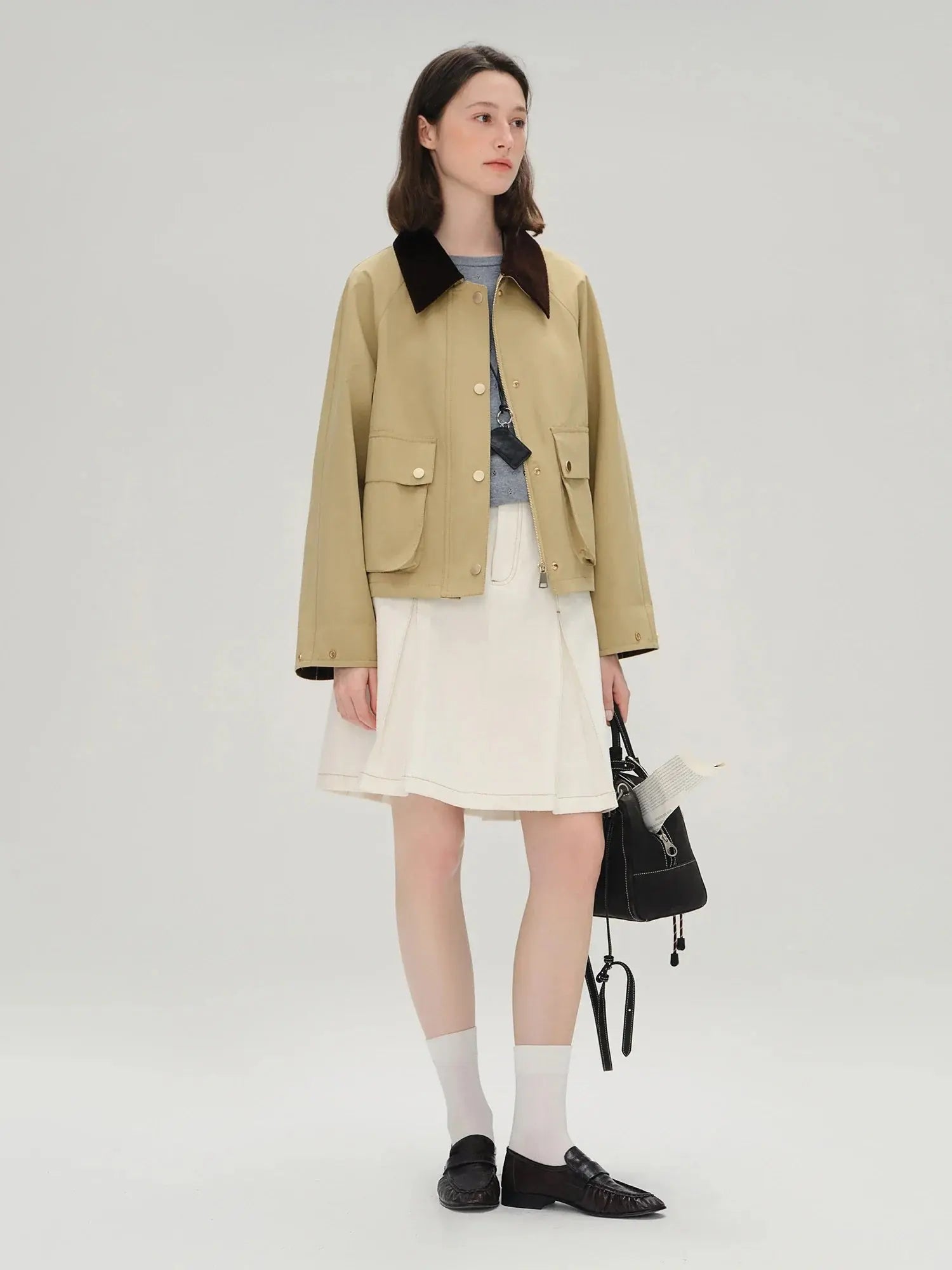 Vintage-Inspired Khaki Trench Coat for Autumn