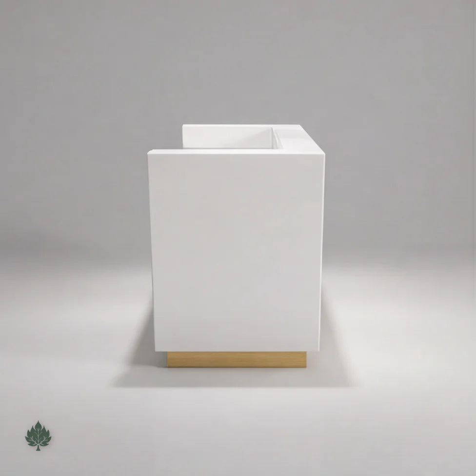 Elliora · Front Reception Desk
