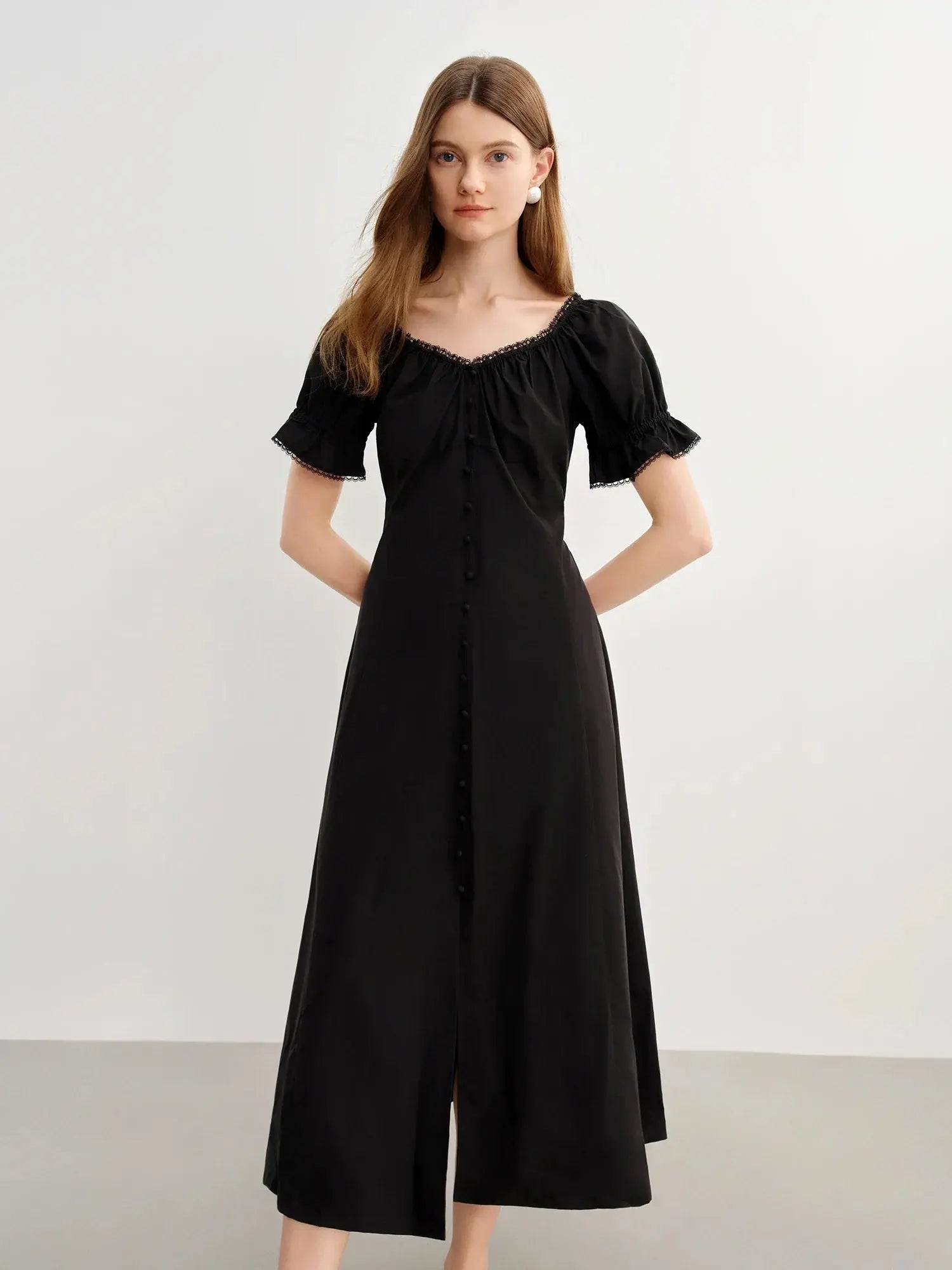 Elegant French Style Plus Size Summer Dress with Lace Collar