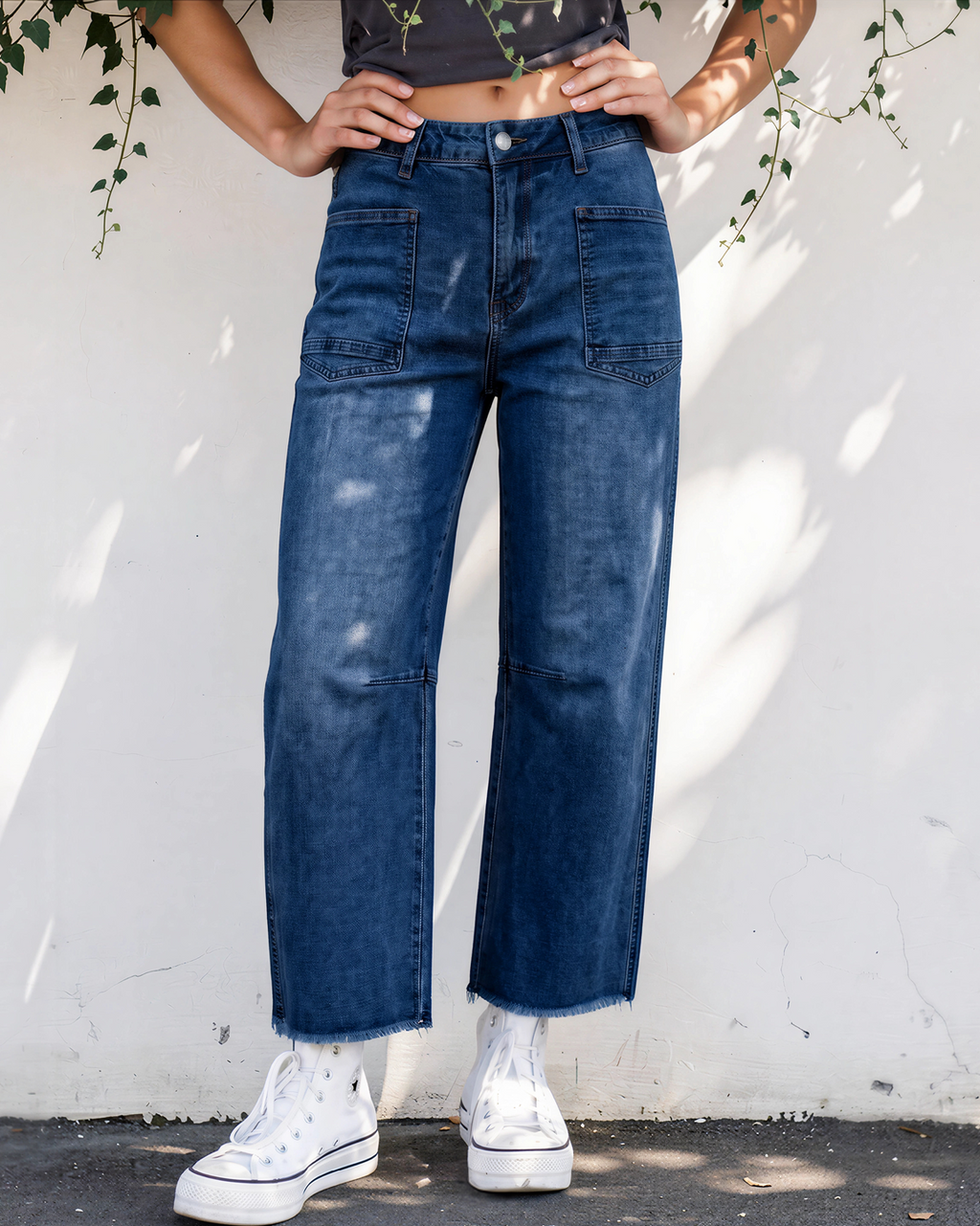 Daphne Frayed Cropped Barrel Jeans