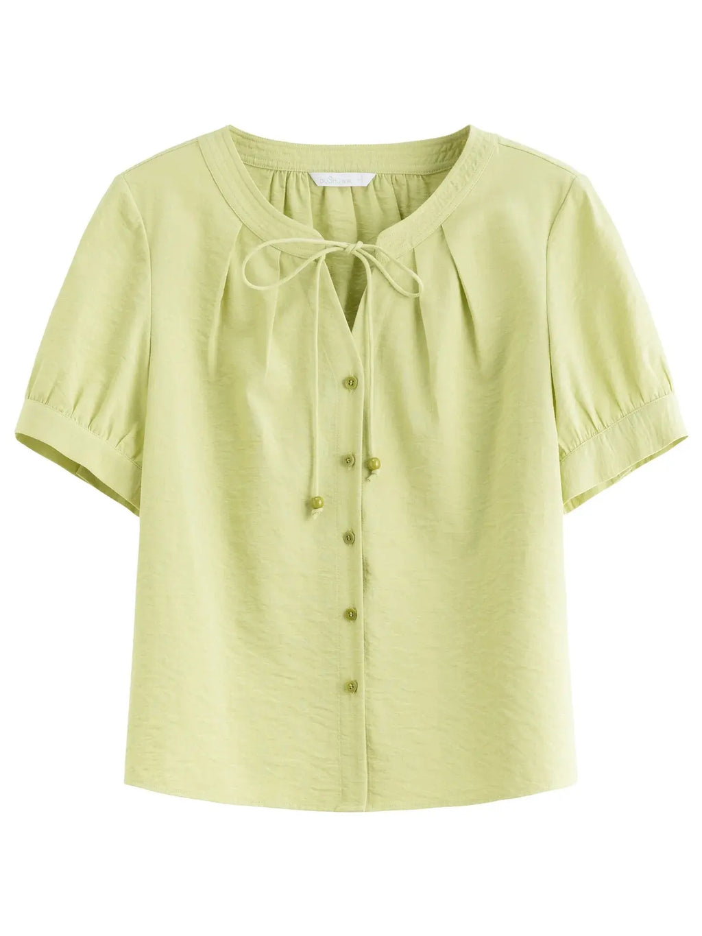 Tie-Waist Linen Shirt for a Flattering Summer Look