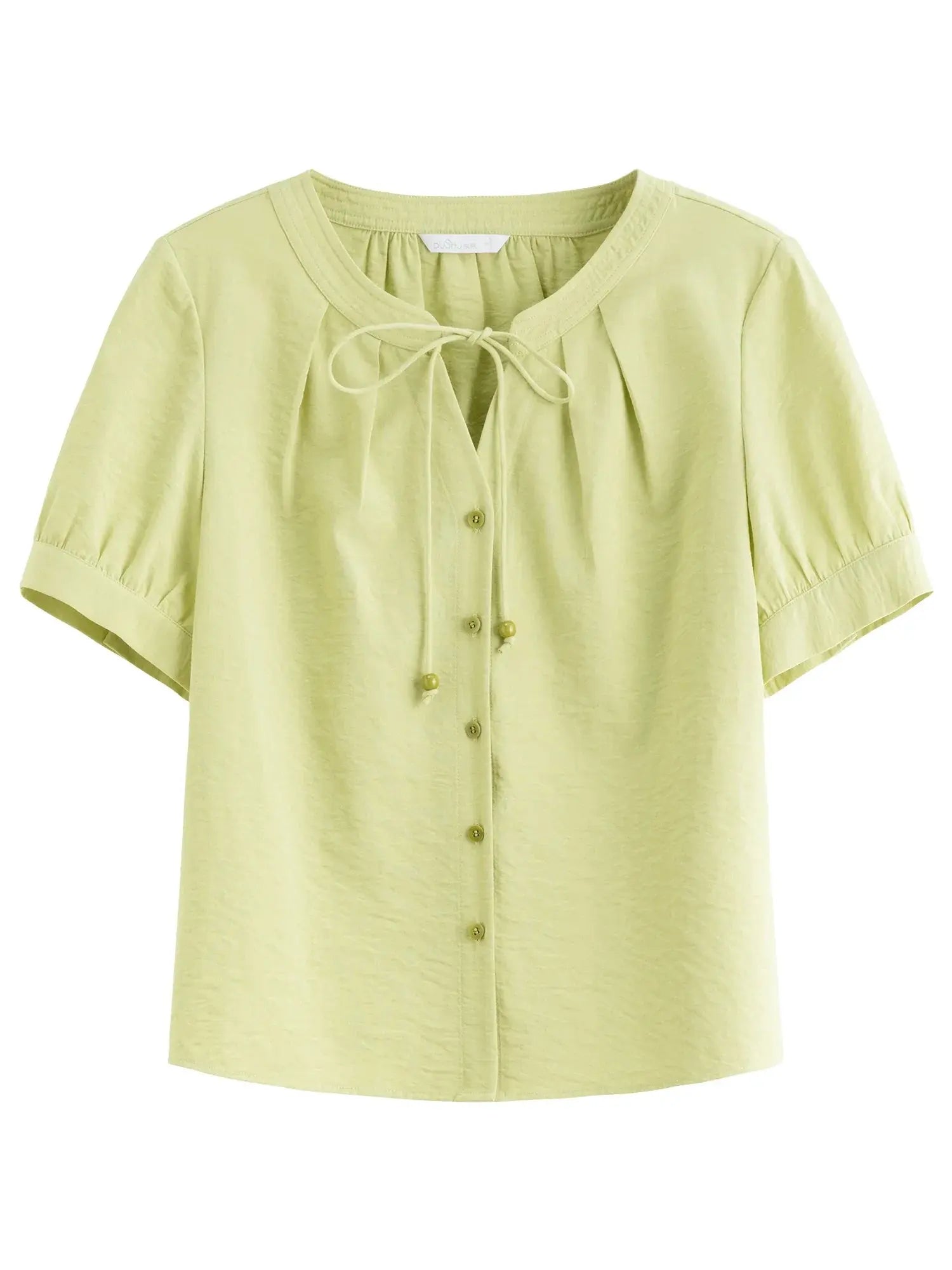 Tie-Waist Linen Shirt for a Flattering Summer Look