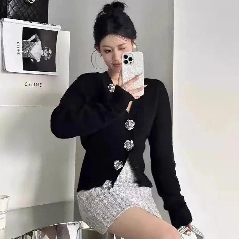 Retro Slim-Fit Floral Button Cardigan