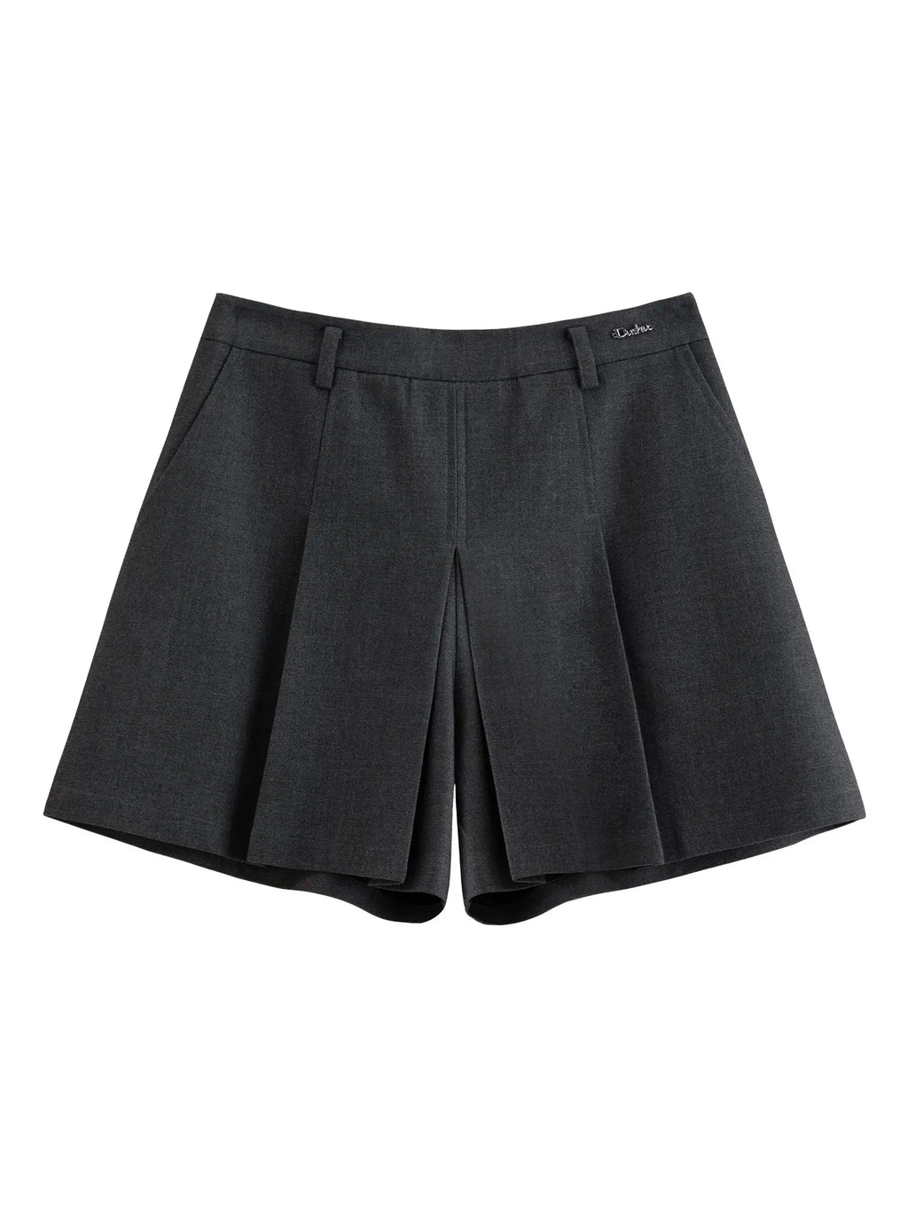 Comfortable and practical pleated shorts