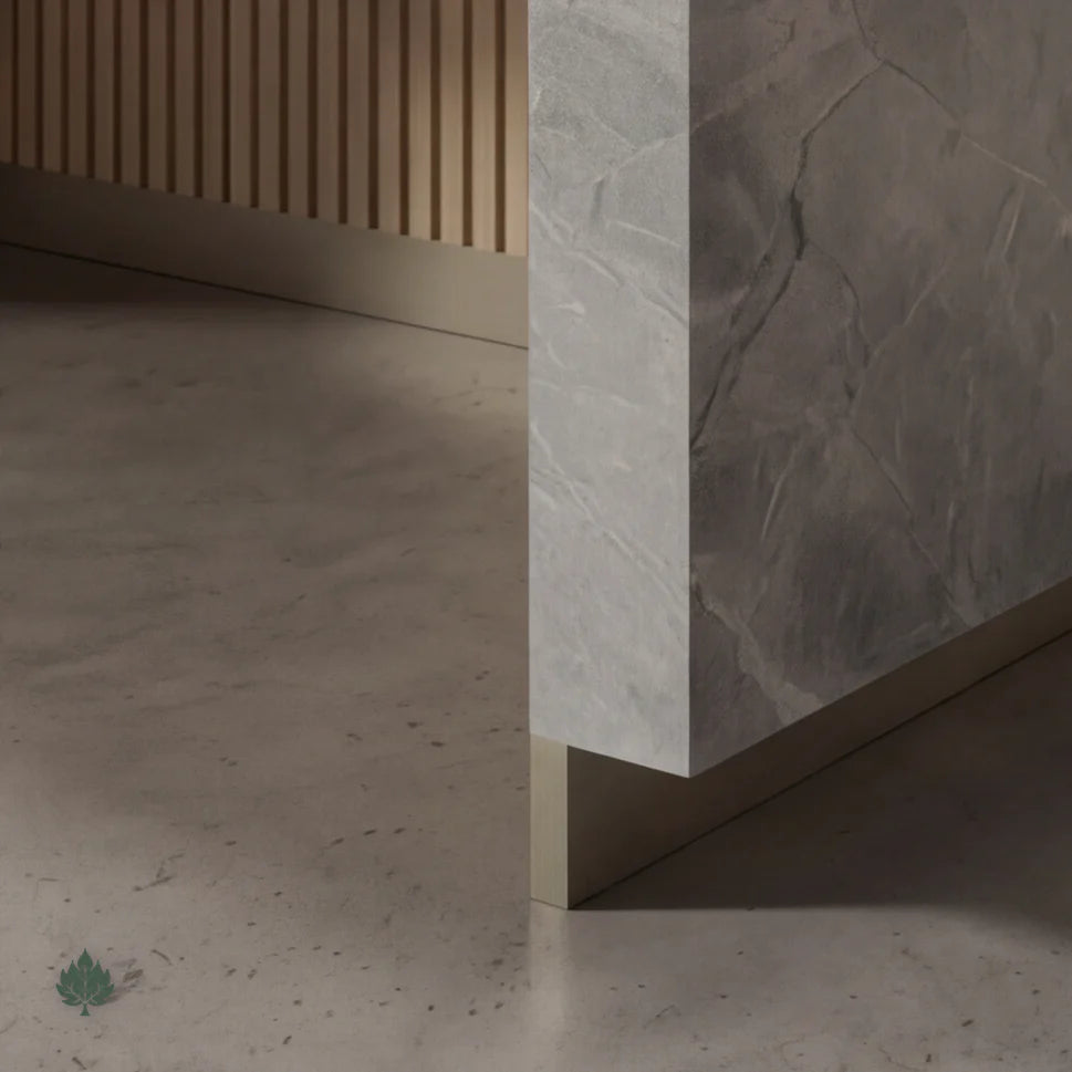 Regina · Front Lobby Desk