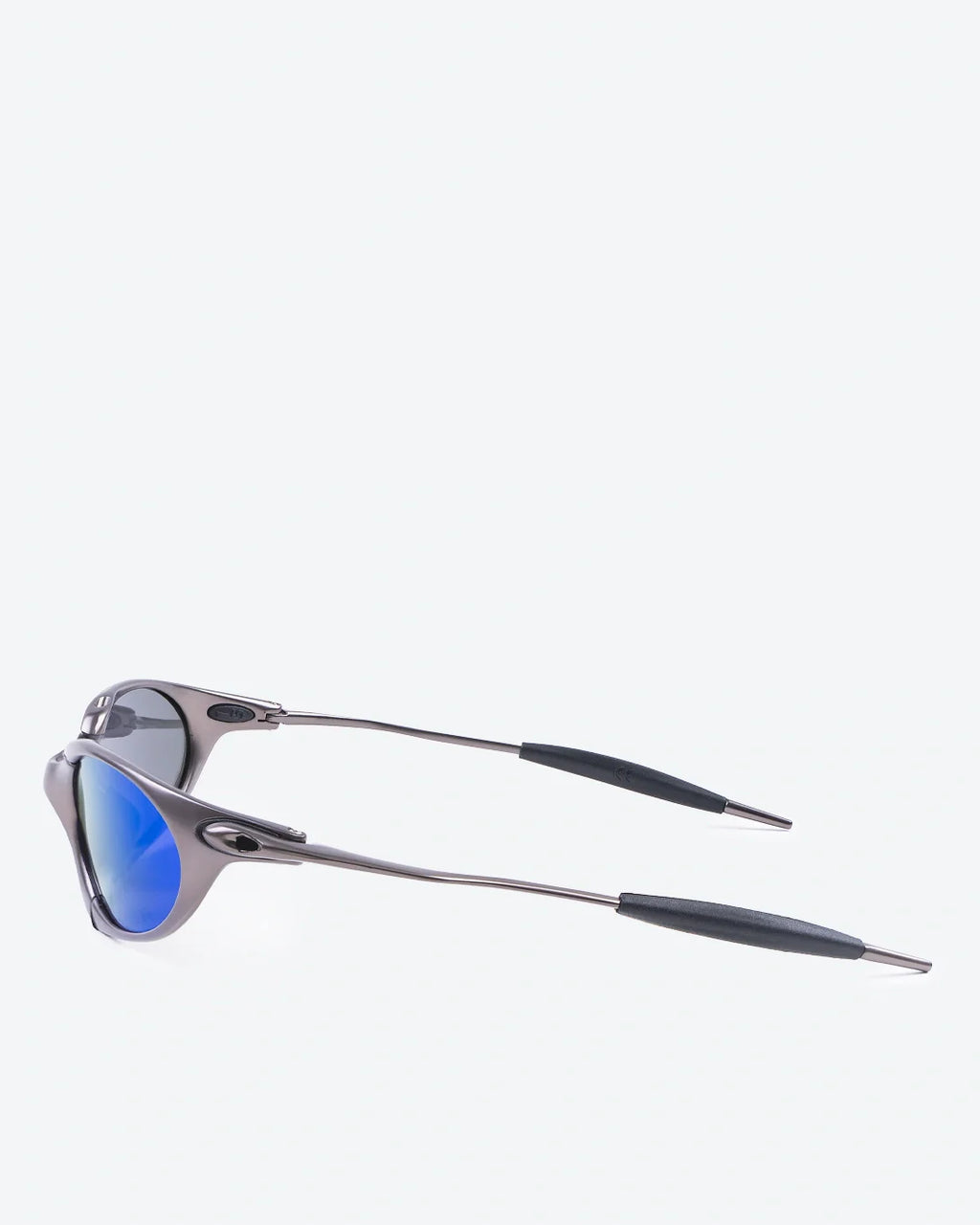TITAN - Sapphire Polarized Lenses, Carbon Frame