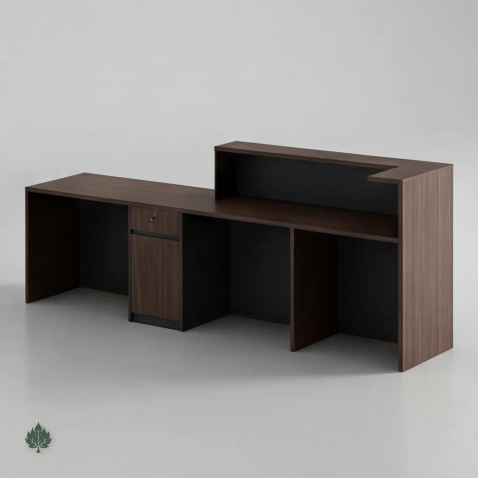 Vicente · Front Reception Desk