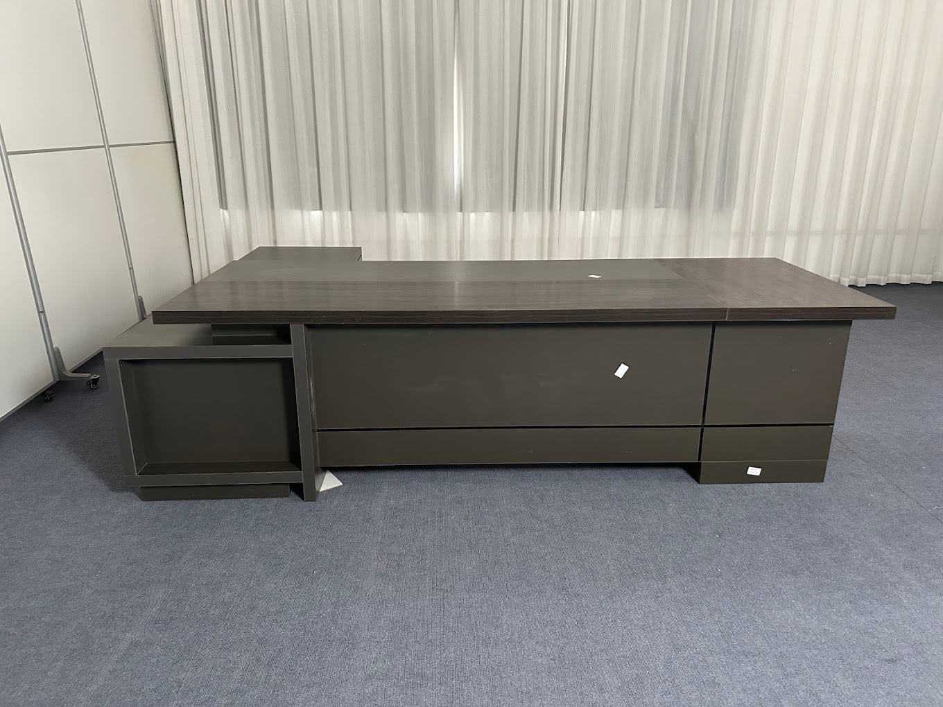 Carwin · Modern L-Shaped Executive Desk