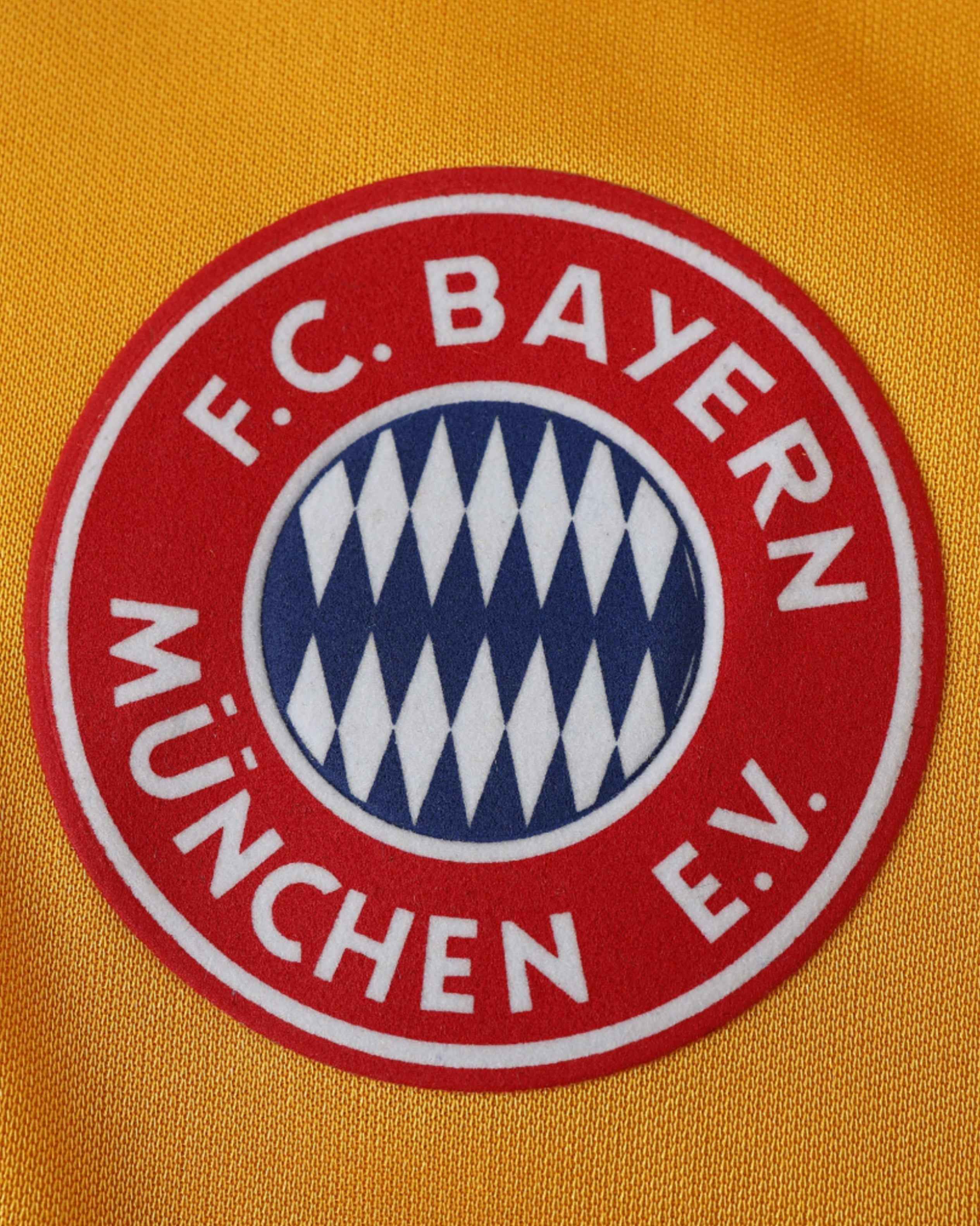 BAYERN MUNICH RETRO AWAY 1993/95