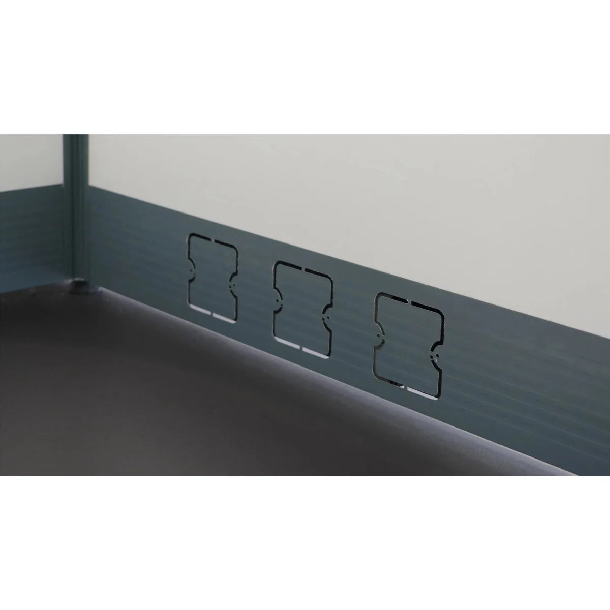 Christina · Standard Cubicle Workstation