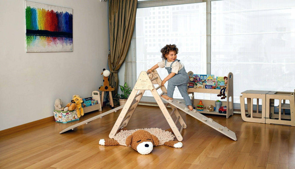 Foldable Climbing Triangle with Ramp