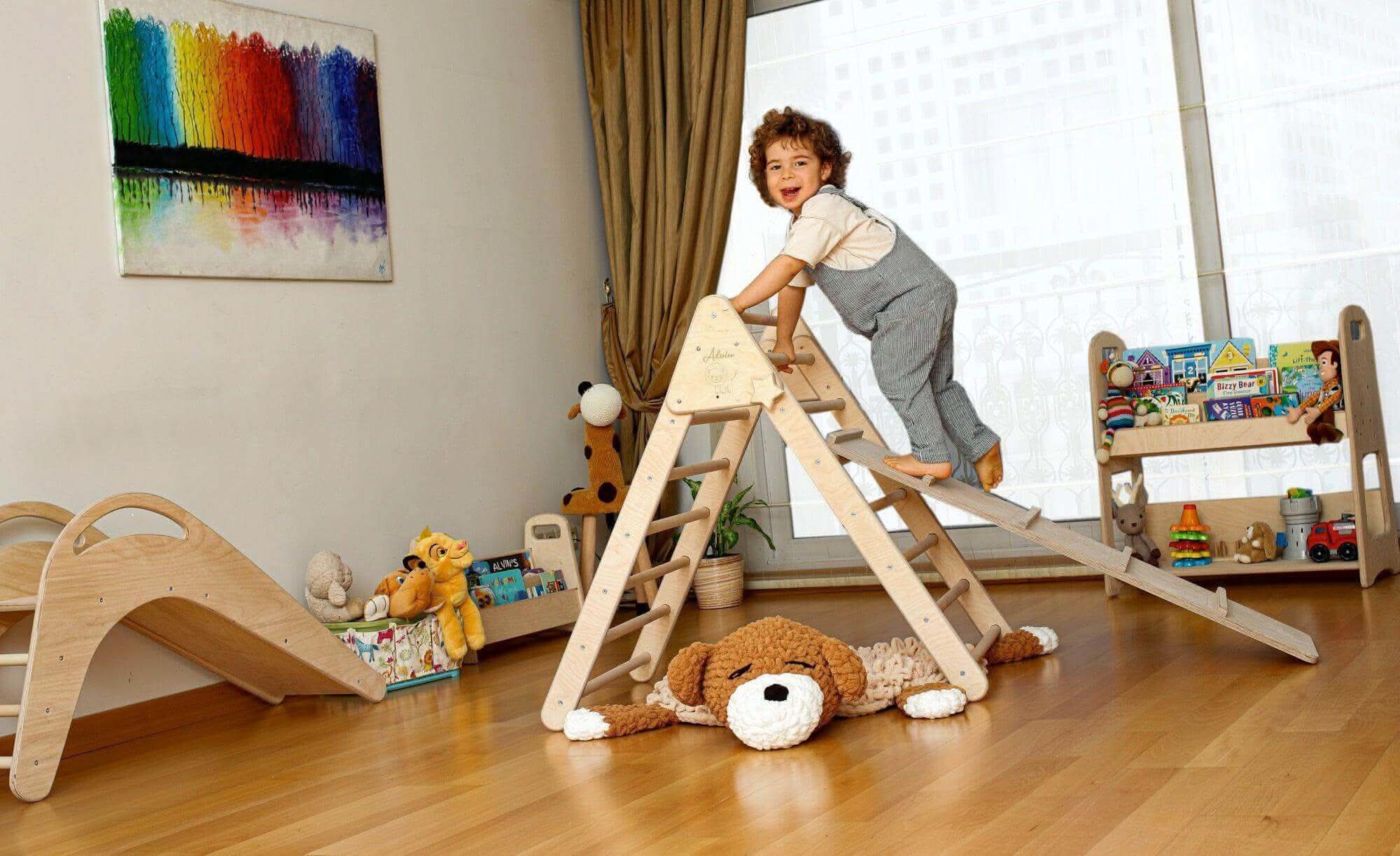 Foldable Climbing Triangle with Ramp