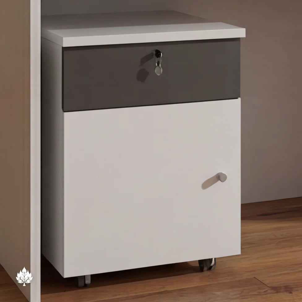 Seralyn · Front Reception Desk